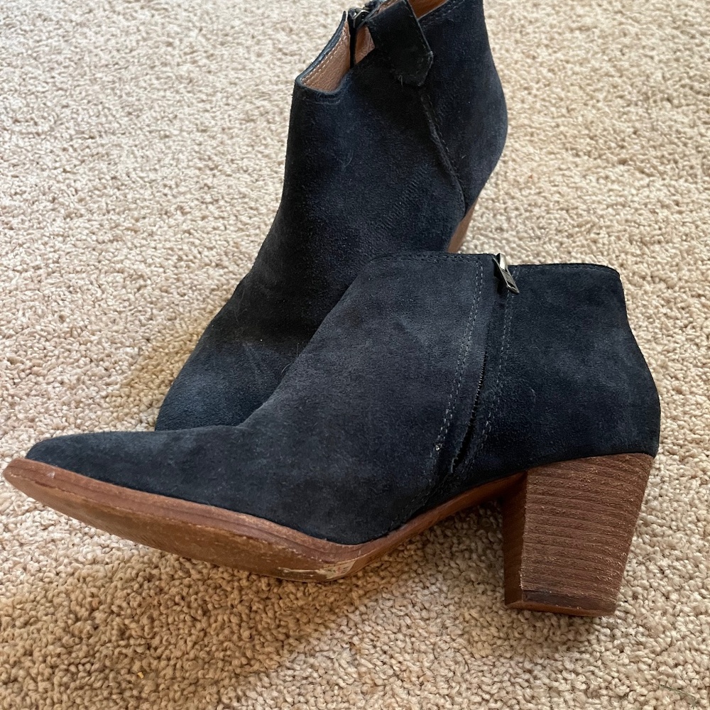 Blue suede bootie